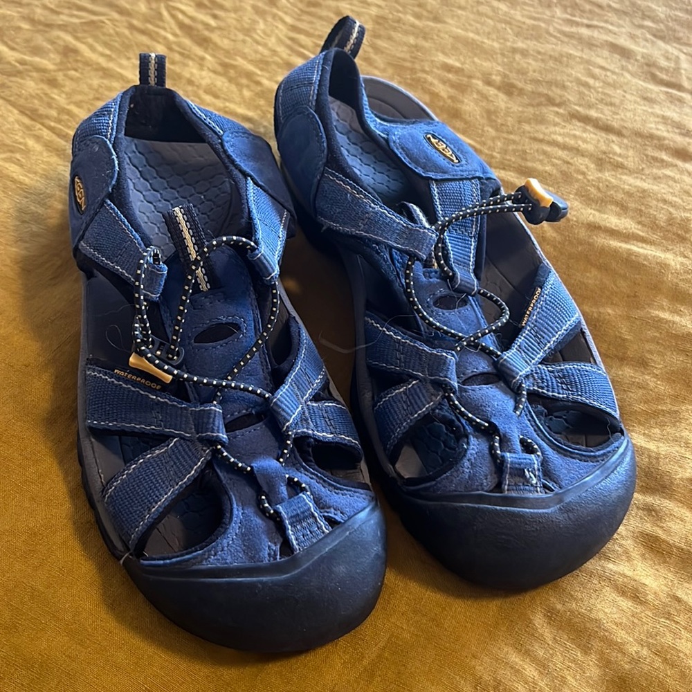 Keen Sandals size 8.5